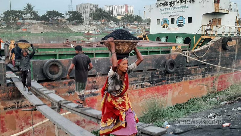 কয়লাঘাটের ‘কয়লা’ জীবন