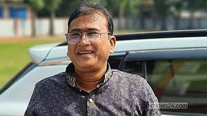 আনার চোরাকারবারি- এমন কথা এখন কেন, প্রশ্ন কাদেরের