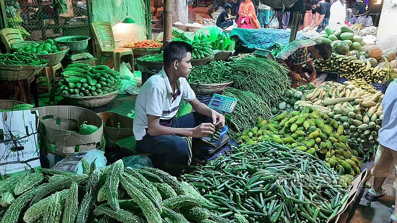কারওয়ান বাজারে দাম ৩০ টাকা, মহাখালীতে ৬০