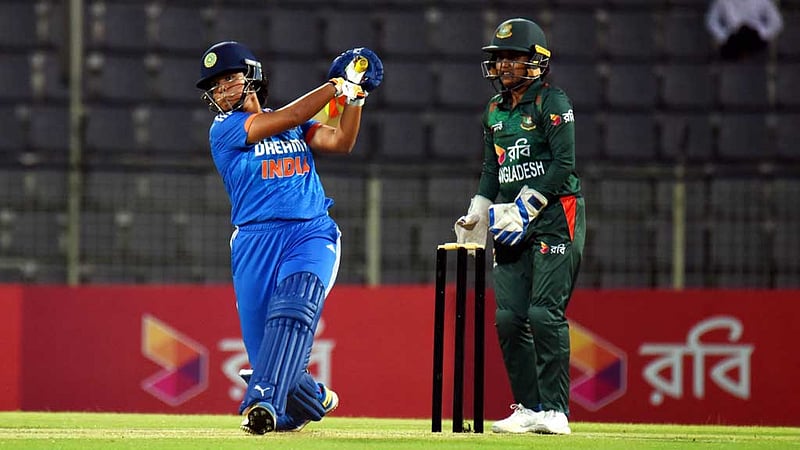 ছোট ম্যাচে বড় হারে হোয়াইটওয়াশড হওয়ার দুয়ারে বাংলাদেশ