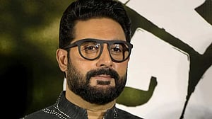 ক্ষমা চান অভিষেক বচ্চন!