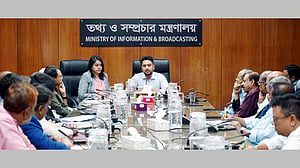 গণমাধ্যমের ওপর কোনো চাপ নেই: তথ্য উপদেষ্টা