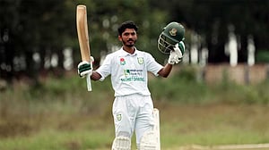 অমিতের আরেকটি সেঞ্চুরি, শরিফের ৫ উইকেট