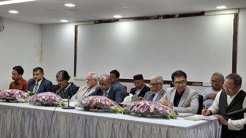 সংবিধান সংশোধন: অন্তর্বর্তী সরকারের এখতিয়ার নিয়ে অ্যাটর্নি জেনারেলের প্রশ্ন