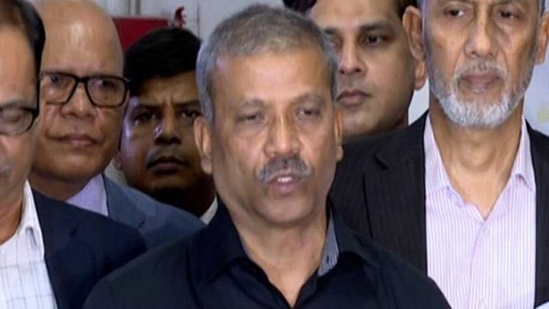 ঢালাও মামলায় সরকার ‘বিব্রত’: আইন উপদেষ্টা