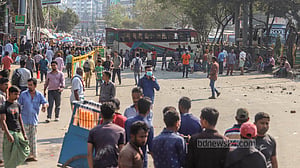 ব্যাটারির রিকশা নিয়ে ‘উভয় সংকটে’ ঢাকা
