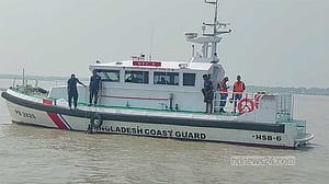 সুন্দরবনে নৌকা ডুবে নিখোঁজ তরুণের মরদেহ ৩০ ঘণ্টা পর উদ্ধার