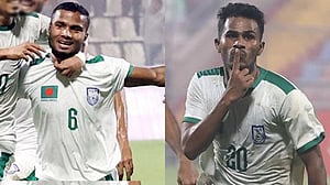 পাদপ্রদীপের আলোটুকু ধরে রাখার লক্ষ্য পাপন-জনির