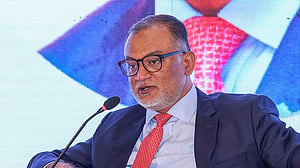 যুক্তরাষ্ট্রের শুল্ক ১৫ শতাংশে নামাতে প্রয়াস জারি থাকবে: বাণিজ্য উপদেষ্টা