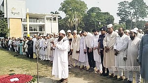 বেনাপোলে নানা-নানীর কবরের পাশে চিরনিদ্রায় শায়িত হল আবদুল্লাহ