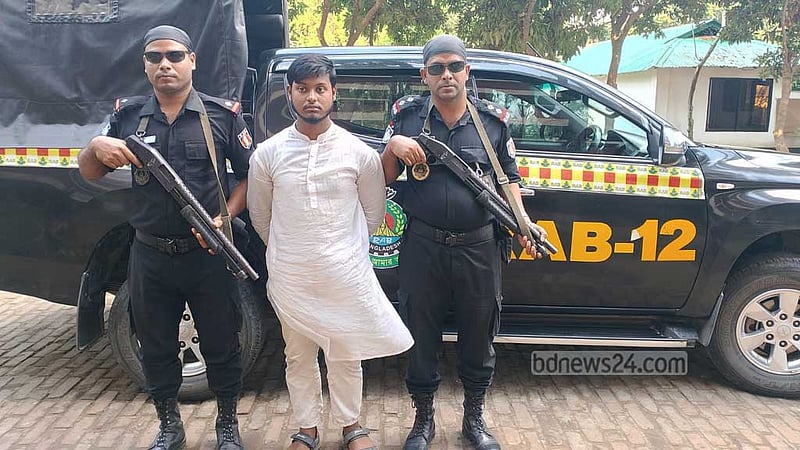 টাকা-প্রেম নিয়ে মনোমালিন্যে মাকে হত্যা করে ডিপ ফ্রিজে রাখে ছেলে: র‌্যাব