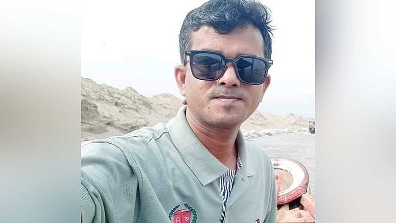 টেকনাফের মেরিন ড্রাইভে ট্রাক্টরের ধাক্কায় নির্বাচন অফিসের কর্মচারী নিহত