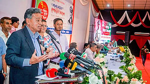 যারা খেলছে, তারা বিএনপির শক্তি বুঝতে পারছে না: আমীর খসরু