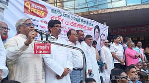 অসুস্থ বিএনপি নেতা বরকত উল্লাহ বুলুকে ঢাকায় পাঠানো হয়েছে