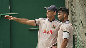 জাতীয় দল থেকে সরিয়ে হেম্পকে নিয়ে ভিন্ন ভাবনা বিসিবির