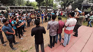 ক্লাস-পরীক্ষা বর্জন করে সাত কলেজে বিক্ষোভ-মিছিল