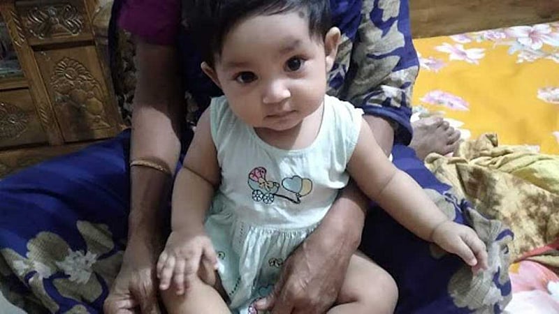 মালামালের সঙ্গে ফুটফুটে শিশুটিকেও নিয়ে গেছে ডাকাতরা