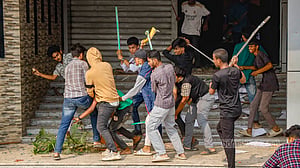 শিক্ষার্থীদের ‘আটকে রাখতে’ সহশিক্ষায় জোর দেওয়ার নির্দেশ