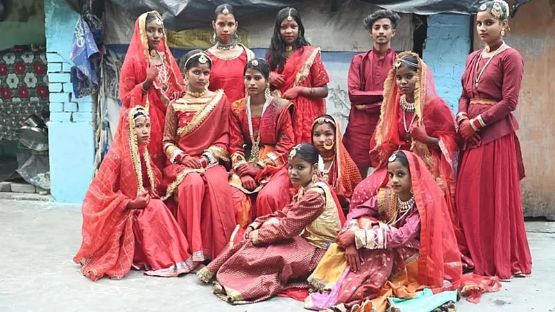 ভারতে বস্তির শিশুদের ফ্যাশন ফটোশ্যুটের ভিডিও ভাইরাল, প্রশংসার জোয়ার