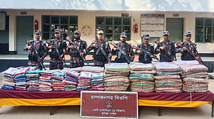 ফেনী সীমান্তে ‘কোটি টাকার ভারতীয় শাড়ি-থ্রিপিস-মাদক জব্দ’