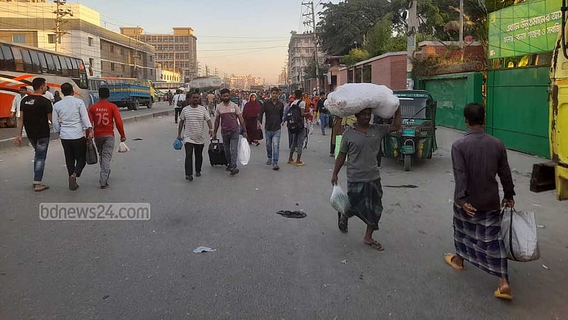 শ্রমিক অবরোধ তৃতীয় দিনে, গাজীপুরে অচল মহাসড়ক