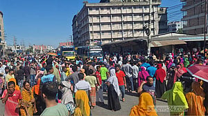 গাজীপুরে বিভিন্ন দাবিতে শ্রমিকদের মহাসড়ক অবরোধ-বিক্ষোভ, যানজট