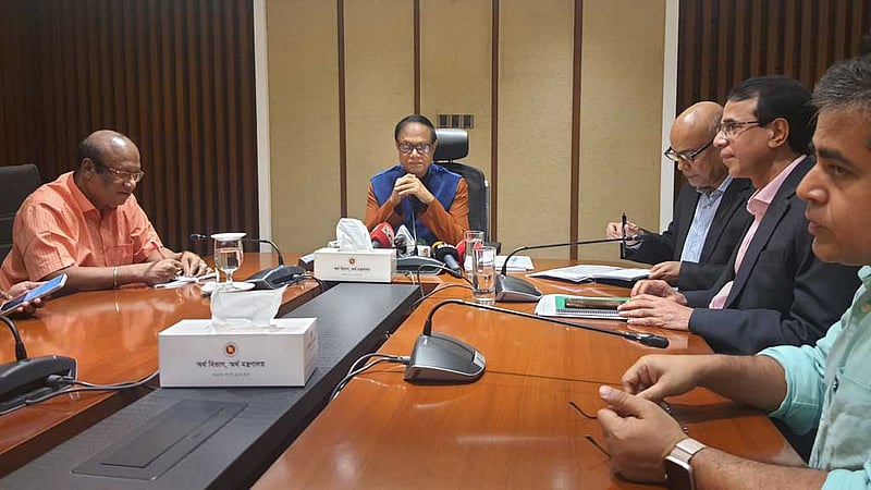 চালের দাম ‘গতবারের চেয়ে কম’, মূল্যস্ফীতি নিয়ে ১৮ মাস ধৈর্য ধরুন: গভর্নর