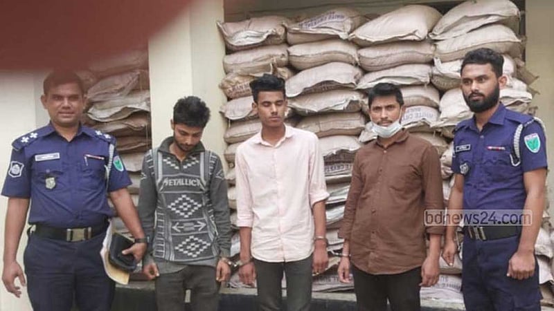 হবিগঞ্জে ৩১৬ বস্তা ভারতীয় চিনি জব্দ, আটক ৩