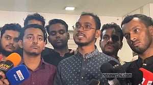 একটি ‘গোষ্ঠী ও দল’ আওয়ামী লীগ পুনর্বাসনের চেষ্টা করছে: মাসউদ