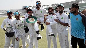 রঙিন আয়োজনে সাদা পোশাককে বিদায় ইমরুলের
