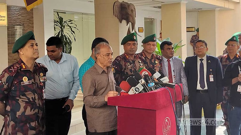 আইনশৃঙ্খলার উন্নতিতে আরও সময় চান উপদেষ্টা জাহাঙ্গীর