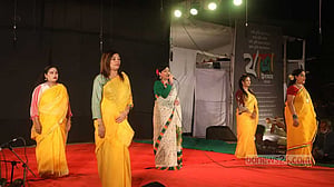 নগরে যাত্রা উৎসব, হাজারো মানুষের ভিড়