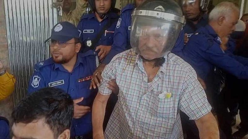এবার শাহজাহান ওমরের গাড়িতে হামলা, মামলা করতে গিয়ে গ্রেপ্তার