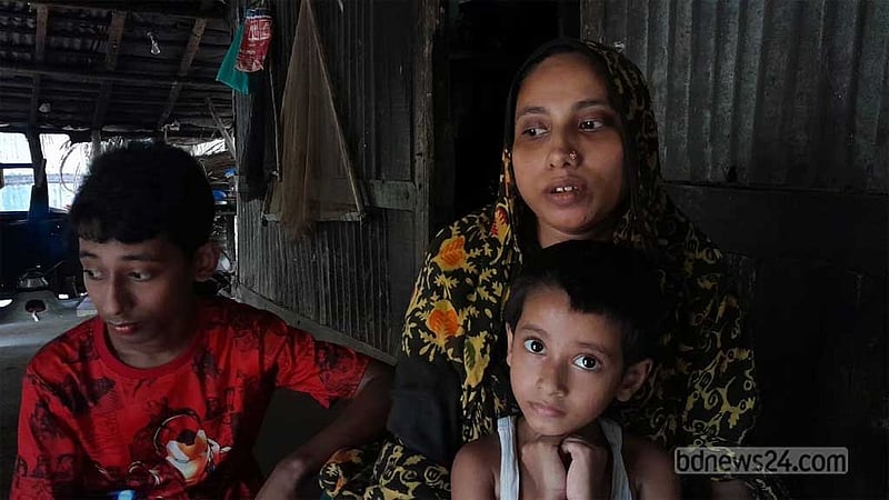 এক সন্তান হারিয়ে দিশেহারা পরিবার, গুলিবিদ্ধ আরেকজন ‘চুপচাপ’