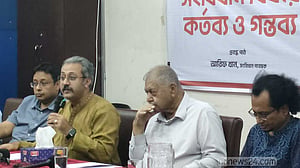সংবিধানে ‘স্বৈরাচারী শাসনের’ সুযোগ বন্ধের তাগিদ কামাল হোসেনের