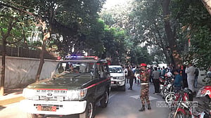 সেনাকুঞ্জের পথে খালেদা জিয়া