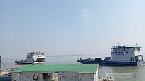 ১২ দিন পর চিলমারী-রৌমারী পথে ফেরি
