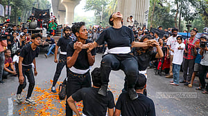 ‘লাল মজলুম’ বাঁকে বাঁকে সাহসের গল্প