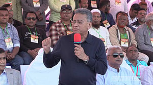 তারেক রহমানের নেতৃত্বে নতুন বাংলাদেশের স্বপ্ন দেখছে বিএনপি: আমীর খসরু