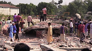 সাবেক মন্ত্রী নুরুজ্জামানের ছেলের পার্ক গুঁড়িয়ে দিল রেল বিভাগ