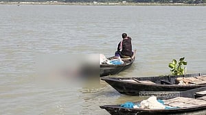 মাদারীপুরে আড়িয়ল খাঁ থেকে যুবকের ক্ষতবিক্ষত লাশ উদ্ধার