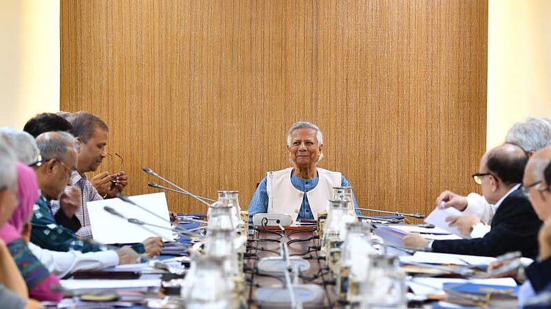 সচিবালয়ে প্রথমবার উপদেষ্টা পরিষদের বৈঠকে ইউনূস