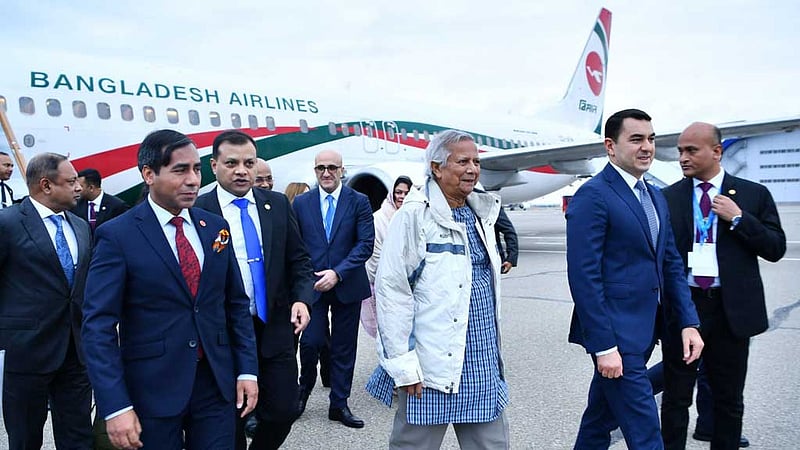 আজারবাইজান পৌঁছেছেন প্রধান উপদেষ্টা