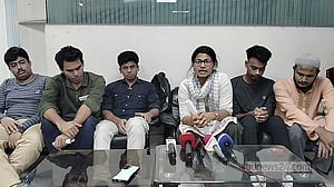 ঢাকা-নারায়ণগঞ্জ পথে কার্যকর হয়নি ‘হাফ পাস’, শিক্ষার্থীদের আল্টিমেটাম