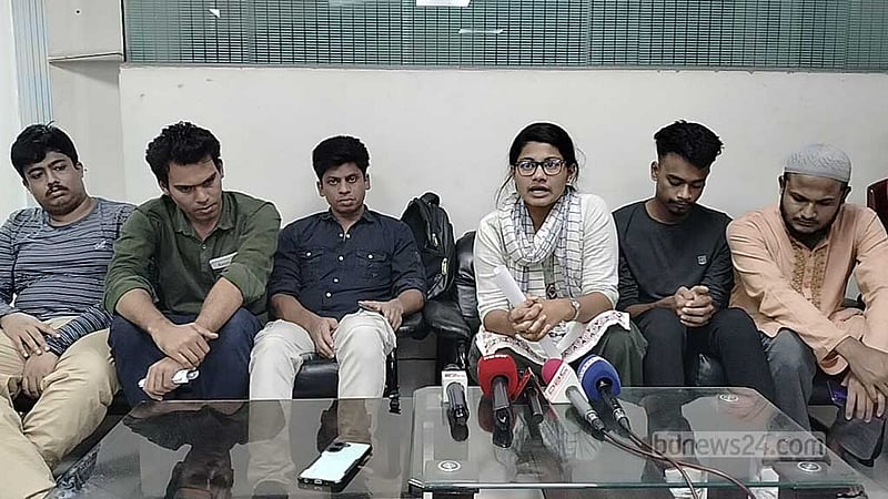 ঢাকা-নারায়ণগঞ্জ পথে কার্যকর হয়নি ‘হাফ পাস’, শিক্ষার্থীদের আল্টিমেটাম