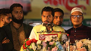 ‘সেনাশাসন ডাইকা আইনেন না’: বিএনপি নেতা-কর্মীদের নূর