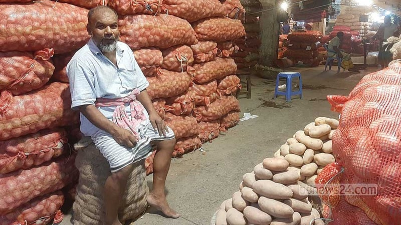 পেঁয়াজ আমদানিতে শুল্ক সম্পূর্ণ প্রত্যাহার