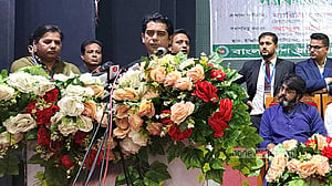 সংবিধানে ‘ব্ল্যাসফেমি’র সাজা চাইলেন পার্থ