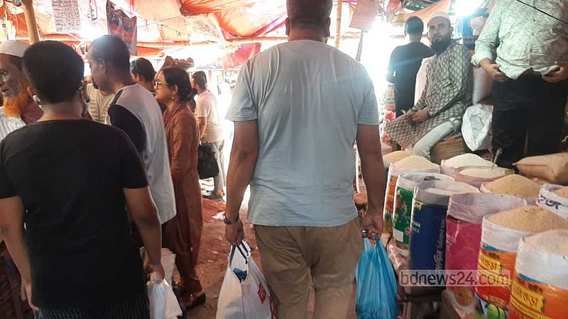 পলিথিন কারখানায় রোববার থেকে ভ্রাম্যমাণ আদালতের অভিযান