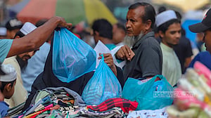 তবু বাজারে পলিথিন